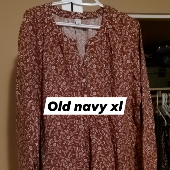 7 old navy blouses - Picture 1 of 7